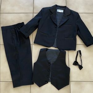 Boys tuxedo set